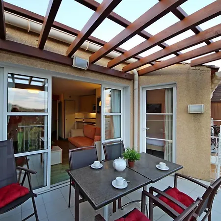 Apartment 2m J4 332 - 456la *