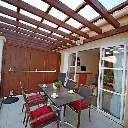 2m J4 332 - 456la Apartment